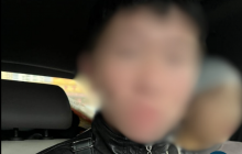 17 настай залуу бага насны хүүхдийн утсыг дээрэмдэж, шатнаас гавлаад зугатжээ 