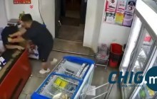 Худалдагч эмэгтэйг үсдэж, нүүр рүү нь өшиглөж зодсон залууг шалгаж байна 