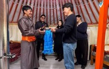 Газрын гүний технологиор дулаалсан гэрийг залуу гэр бүлд өглөө 