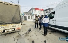 Автомашины яндангаас гарах утаанд хэмжилт хийж байна 