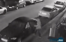 13-14 насны хүүхдүүд эмнэлгийн гаднаас автомашин хулгайлсан хэргийг шалгаж байна