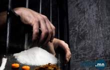 3 кг сэтгэцэд нөлөөт бодисыг 18 удаагийн үйлдлээр бусдад худалдсан, хадгалсан этгээдүүдэд 5-7 жилийн хорих ял оноожээ 