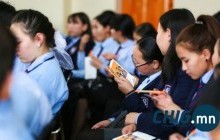 Филиппин улсаас англи хэлний 200 багш урьж, нийслэлийн сургуулиудад ажиллуулна 