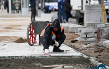 Энэ онд нийслэл 12 байршилд 70 мянган ам метр явган хүний замыг байгалийн чулуун хавтангаар тохижуулна