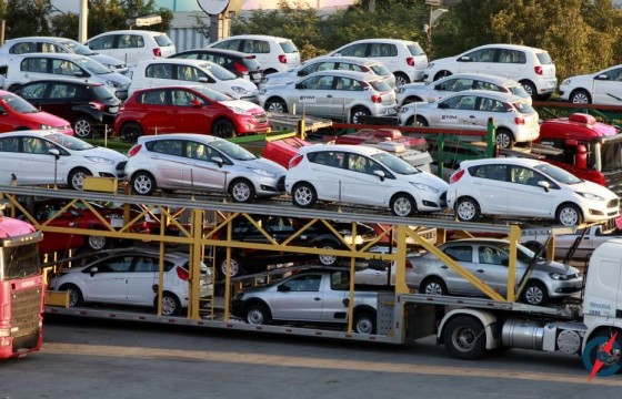 Манай улс энэ оны нэгдүгээр сард 9,305 суудлын автомашин импортолжээ