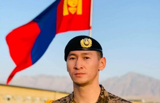 “Тэнгисийн эрэг дээрх 24/7” шоу нэвтрүүлгийн оролцогч М.Билгүүн гэж хэн бэ?