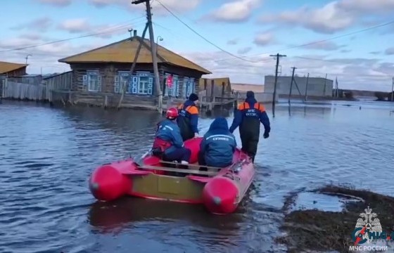 Сэлэнгэ мөрний ус савнаасаа хальснаас ОХУ-ын Буриадад амины орон сууцнууд үерт автжээ