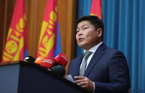 Замаа засах гэхээр заслаа. Засахгүй болохоор зассангүй гэнэ. Ерөөсөө ахжил хийлгэхгүй юм