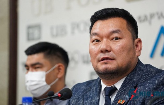 Б.Эрдэнэсүх: Ирц нь хүрэхгүй хурал хийж балиартдагаа больё