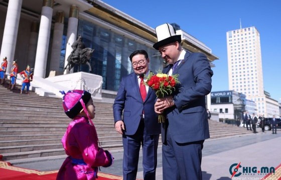 УИХ-ын дарга Г.Занданшатар Бүгд Найрамдах Киргиз Улсын парламентын дарга Н.Шакиевыг угтан авлаа