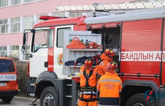 Автомашинд даруулсан иргэнийг эсэн мэнд гарган авч эмнэлгийн байгууллагад шилжүүлэн өгчээ