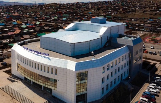 Хүүхэд, залуучуудын театр нэрт зохиолч Д.Батбаярын “Хайрыг хайрла“ жүжгээр нээлтээ хийлээ