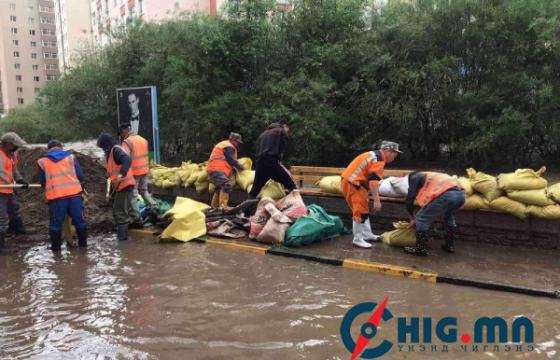 ГОК-ийн далан сэтэрч, гурван хашаа, таван ханатай гэр усанд автжээ