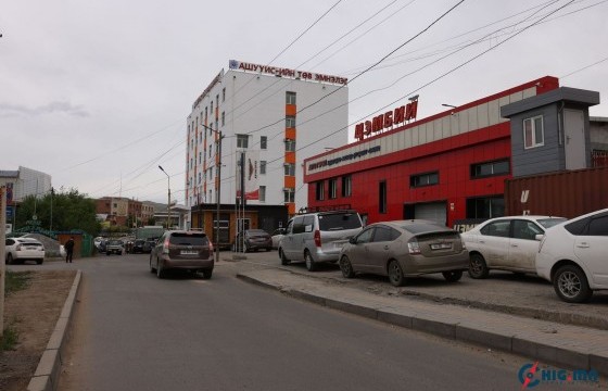 АШУҮИС-ийн төв эмнэлгийн хойно зөвшөөрөлгүй барьсан 52 гараашийг буулган зогсоол, ногоон байгууламж болгоно