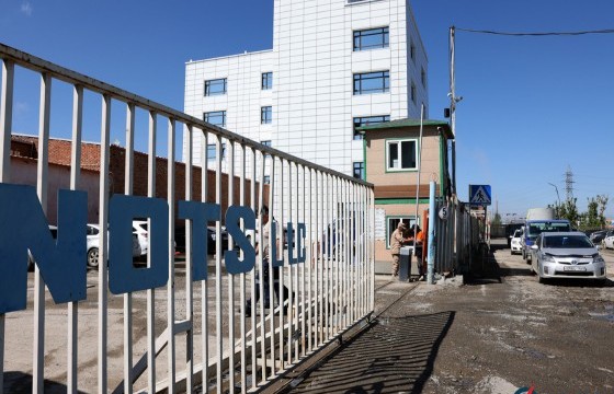 Дунд голын голдирол хааж барьсан барилга, байгууламжийг буулган зөрчлийг арилгуулж байна