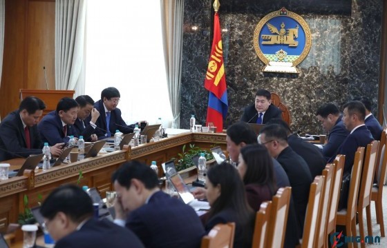 УИХ-ын сонгуульд нэр дэвшиж буй Засгийн газрын сайд нар иргэд, ААН-ээс хэдэн төгрөгийн хандив авсантай танилц