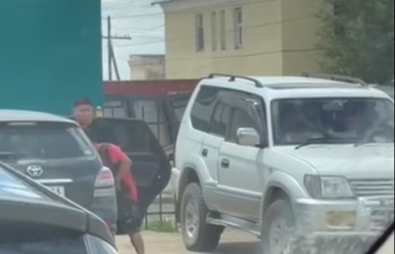 Говьсүмбэрт архи худалдаалахыг хориглосон ч ИТХ-ын дарга нь бусдад тараасан байж болзошгүй гэх бичлэг цацагджээ