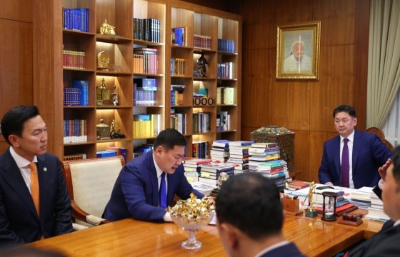 Ерөнхийлөгч У.Хүрэлсүхэд шинэ Засгийн газрын гишүүдийг танилцууллаа