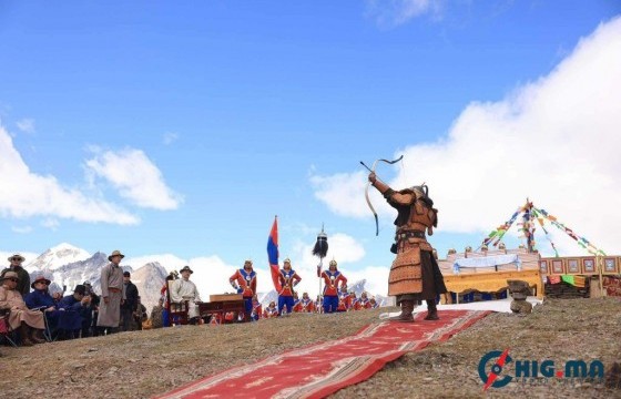 Алтай ханы Таван богд уулын тэнгэрийг тайх ёслол боллоо