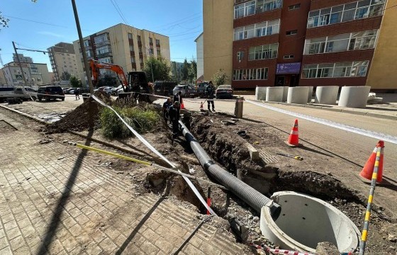 16 дугаар сургуулийн урд талын авто замд ус зайлуулах шугам хоолой угсрах ажлыг 24 цагаар хийнэ