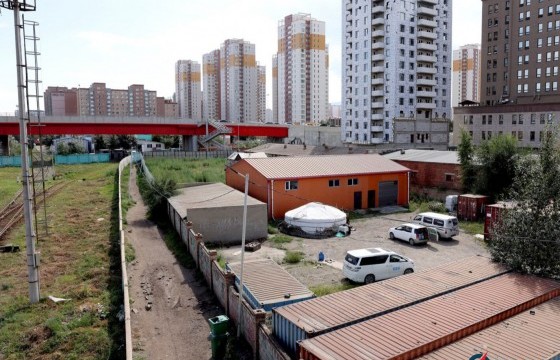 Дема эмнэлгийн хойд талаас зүүн тийш Нарны хороолол руу туслах авто зам барина