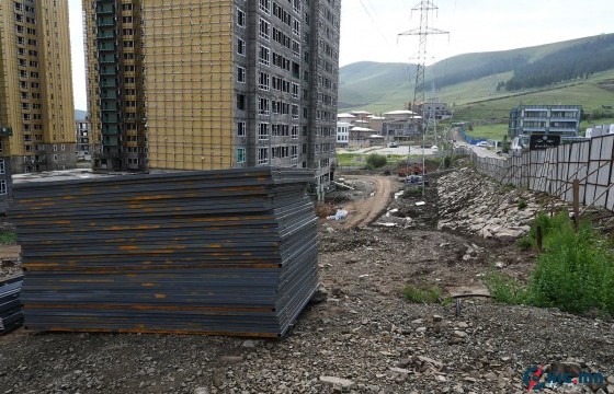 Зөвшөөрөлгүй баригдсан 6,154 метр хашааг буулгаад байна