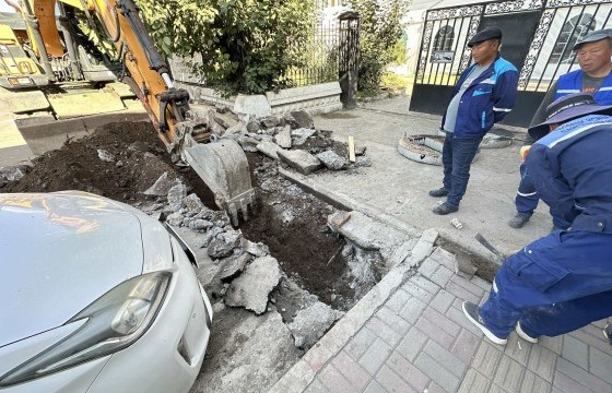 16 дугаар сургууль орчмын авто замыг хааж, ус зайлуулах шугам хоолой угсарна