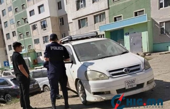 Хулгайд алдагдаад байсан автомашиныг олон нийтийн цагдаа олж Хан-Уул дүүргийн цагдаагийн хэлтэст хүлээлгэн өгчээ