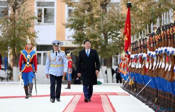 Ерөнхийлөгч У.Хүрэлсүх Зэвсэгт хүчний 032 дугаар ангид ажиллалаа