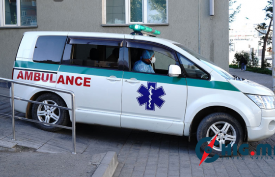 Суррон унаж явсан өсвөр насны хүүхэд гарцаар гарч байсан 10-тай хүүхдийг мөргөж, автомашинтай мөргөлдсөн осол гарчээ