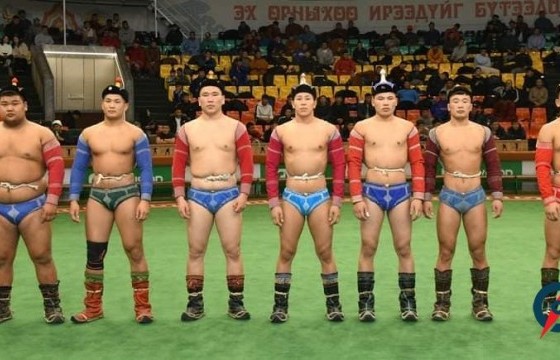 Өсвөр үе болон Залуучуудын үндэсний бөхийн улсын аварга шалгаруулах барилдаан Лхагва гарагт эхэлнэ