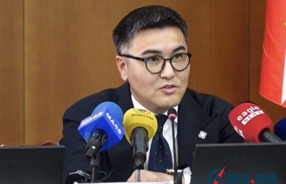 Ч.Лодойсамбуу: Дэгийн тухай хуульд зүйл, заалт зохиож уншдаг УИХ-ын дарга Д.Амарбаясгаланд хариуцлага хүлээлгэх ёстой