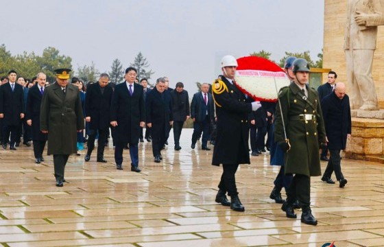  Монгол Улсын Ерөнхийлөгч У.Хүрэлсүх “Ататуркийн бунхан цогцолбор”-т хүндэтгэл үзүүллээ