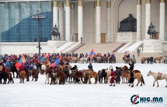 Хавар хүүхдээр хурдан морь унуулах шийдвэрийг эсэргүүцэж, гарын үсэг цуглуулж эхэллээ 