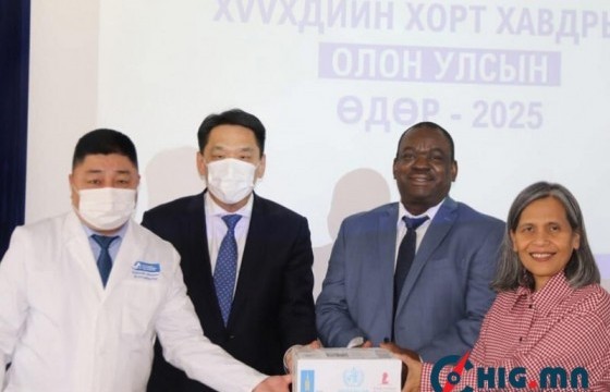 Хүүхдийн хорт хавдрын нэн шаардлагатай гурван нэрийн эмийг хүлээн авлаа