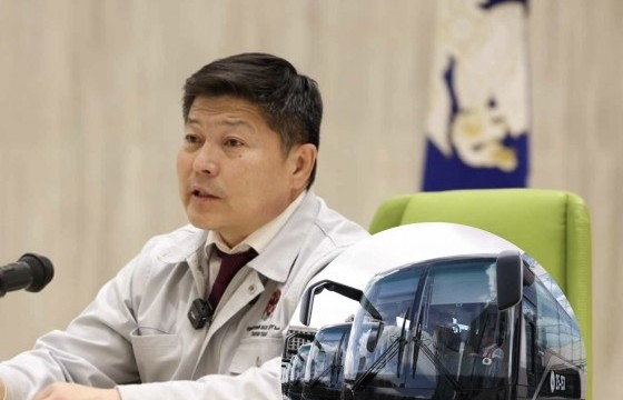 45 хүний суудалтай тохилог автобусыг жуулчин тосох, зочин угтах үйлчилгээнд явуулж, нэгдүгээр эгнээгээр зорчуулж, түргэн шуурхай үйлчилнэ 