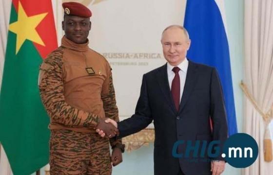 Дэлхий нийтийн хайр хүндэтгэлийг хүртэж буй Буркино Фасогийн залуухан удирдагч
