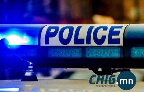 Ачааны машинууд мөргөлдөж, 44 настай эрэгтэй хавчуулагджээ 