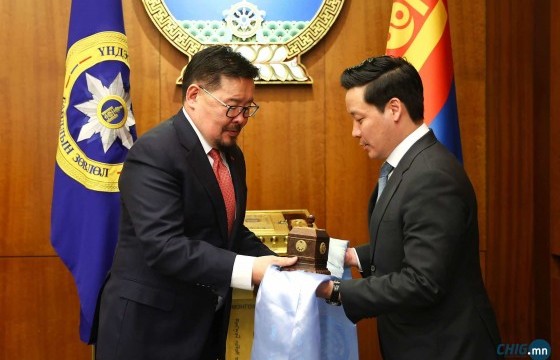 Ерөнхий сайд Г.Занданшатарын ажлыг А.Үйлстөгөлдөр авлаа 