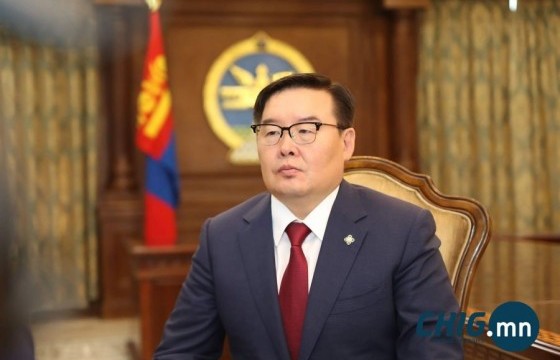Шинэ Ерөнхий сайдад хуучин сайдуудын талаар шивнэж биш хашгирч хэлэх үг байна!