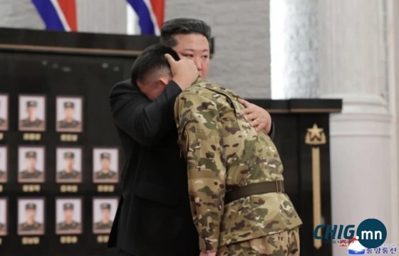 Ким Жон Ун ОХУ-ын талд тулалдаж амиа алдсан цэргүүдийнхээ төлөө 