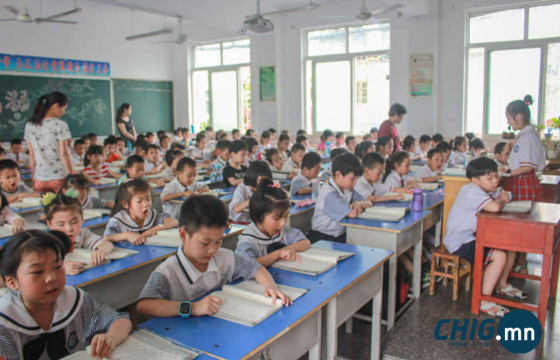 Нэг ангид 70 хүүхэд буюу боловсролын бодит байдал