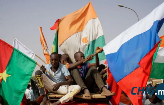 Орос улс уранаар баялаг Нигерт Францыг шахан гаргахыг оролдож байна 