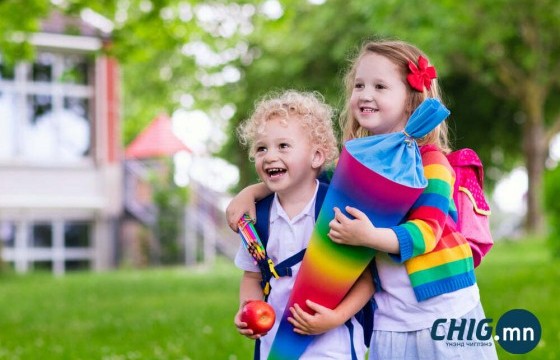 Хичээлийн эхний өдөртэй холбоотой улсуудын заншлууд