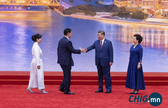 Монгол Улсын Ерөнхийлөгч У.Хүрэлсүхийг БНХАУ-ын дарга Ши Жиньпин угтлаа