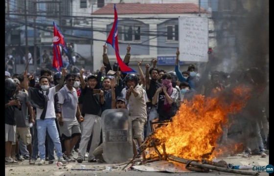 Жагсаалын үеэр 19 хүн амиа алдсаны дараа Непал олон нийтийн сүлжээний хоригийг цуцаллаа 
