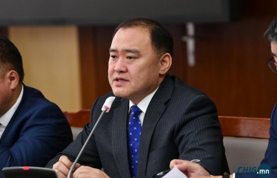 Лу.Гантөмөр: Тавантолгойн ордыг авсан хүмүүс буюу 10 хэдэн айл л баяжиж, өдөрт 1000 машин нүүрс  гаргаж тоглодог