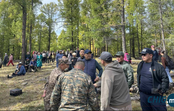 ОБЕГ: Хүүг алга болсон газраас зүүн хойд зүгт 25 км-т Нялуугийн хаш гэдэгт газарт хайж байна