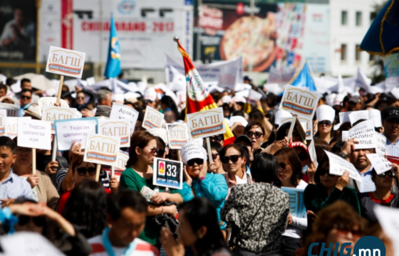 Эмч, багш нарын цалинг нэмэх асуудлаар ажлын хэсэг байгуулна