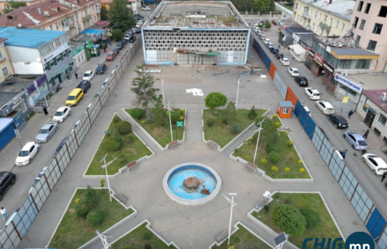 Ард кино театрыг цаашид хэрхэх талаар иргэдээс санал авч байна